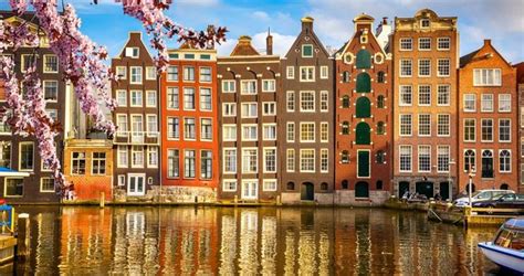 The 25 best things to do in Amsterdam .